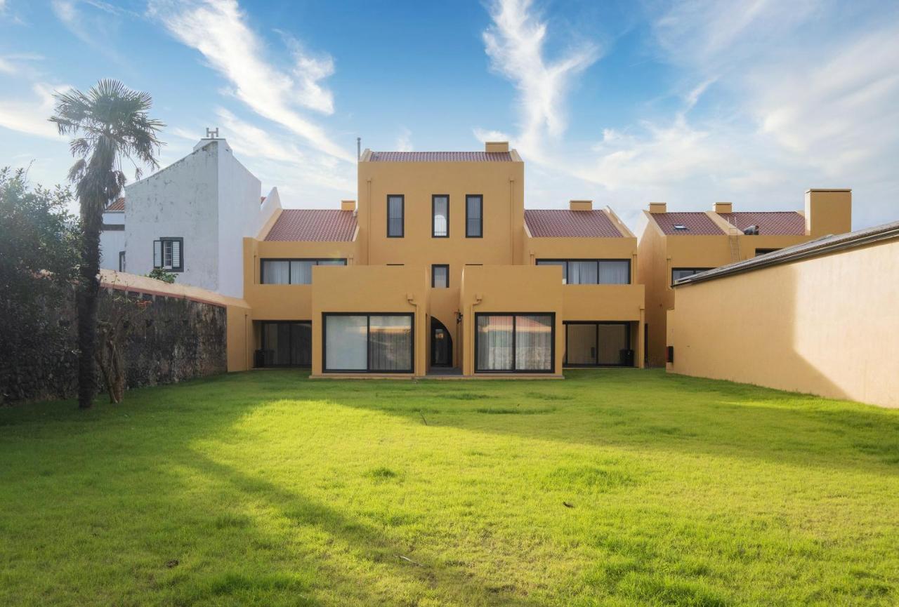 Casas Amarelas Azores Ponta Delgada Buitenkant foto